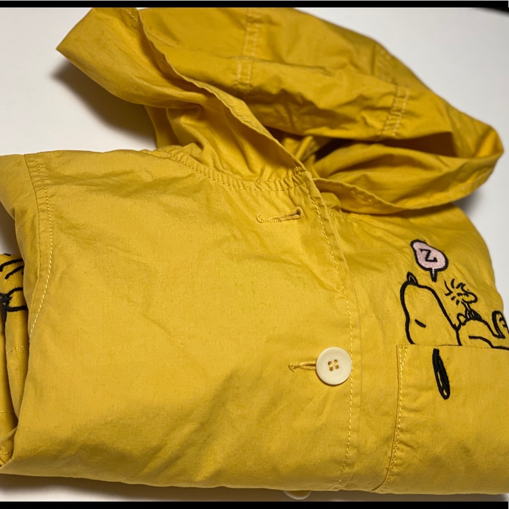 A kids Zara peanuts light jacket
